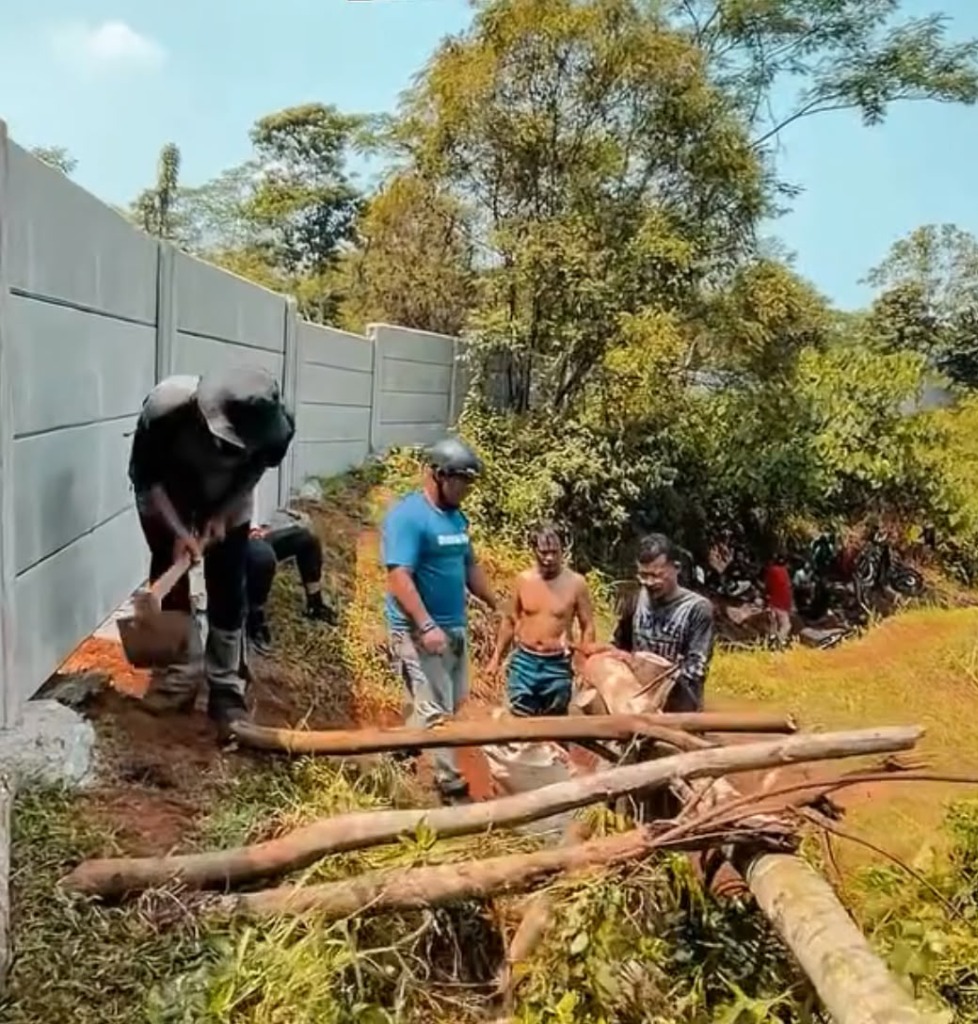 Foto Pembuatan Obstacle Track Cikeas
